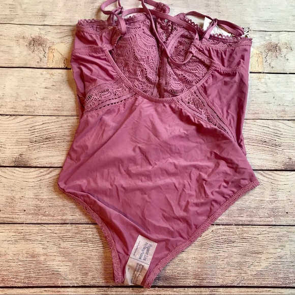 SOLD  Becca Etc. Rebecca Virtue onepiece L 2x - Picture 7 of 10